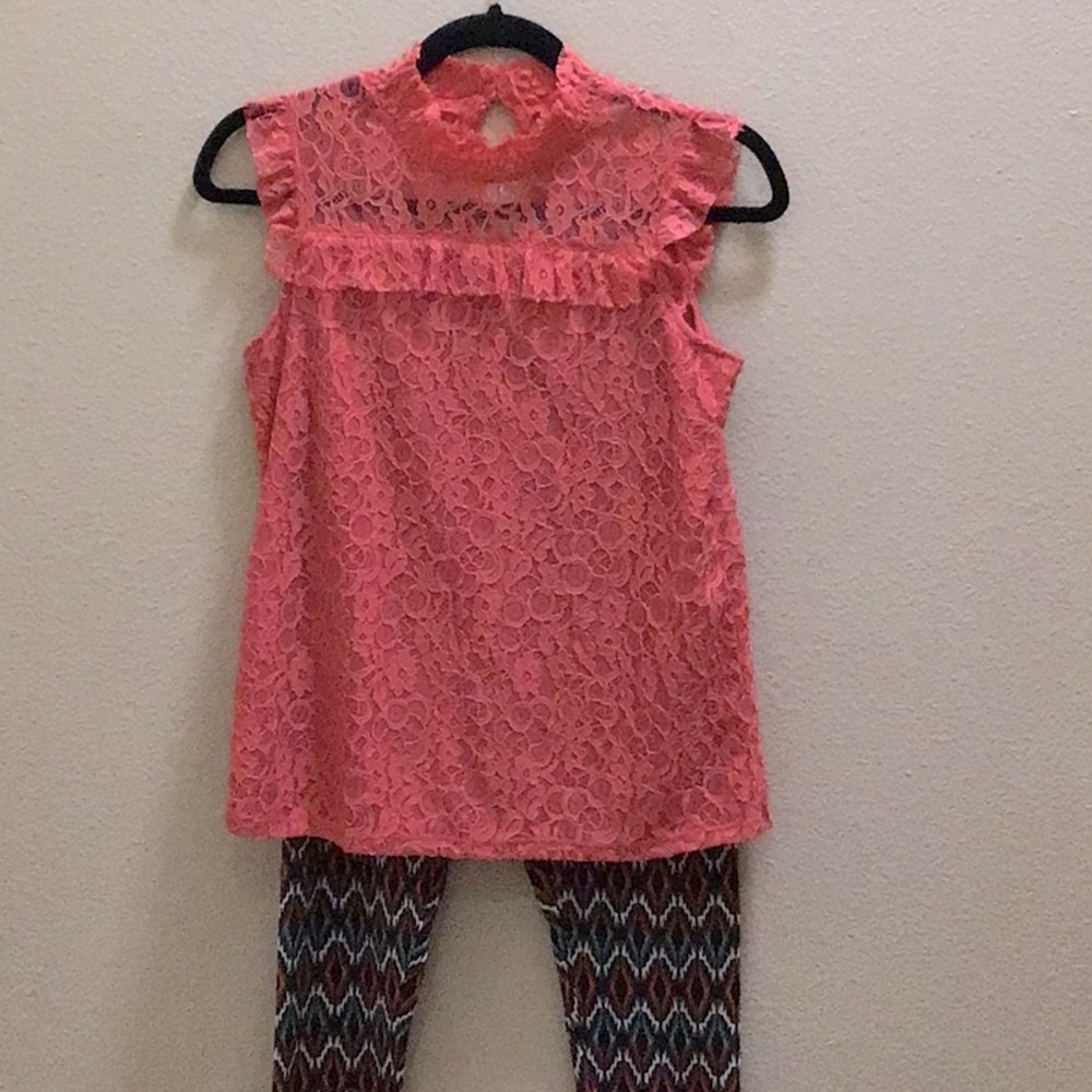 NWT Girls 2pc set. Lace top and matching leggings. Sz L.